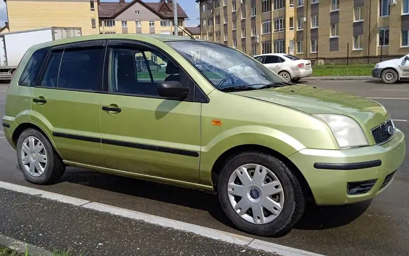Fusion 2005 года, вид спереди