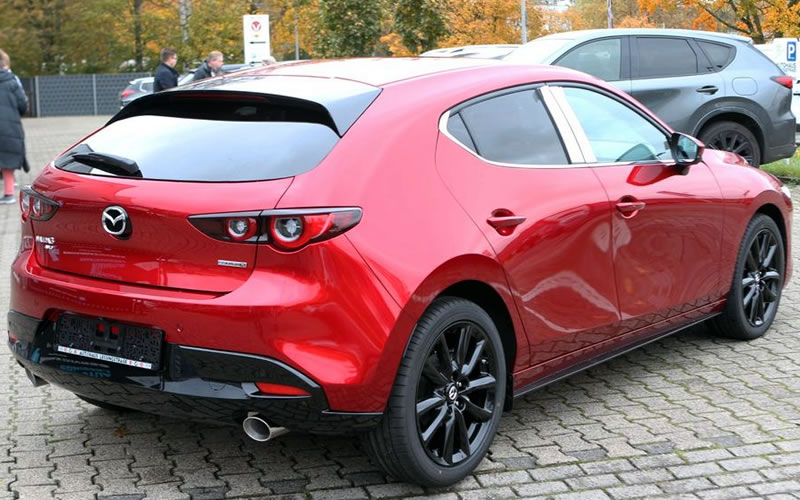 Mazda3 BP 2023 года, вид сзади
