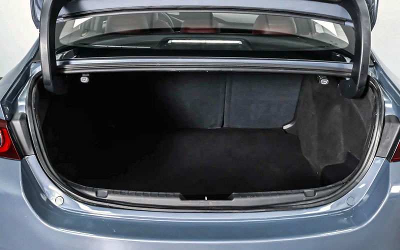 Mazda3 BP 2022 года, багажник