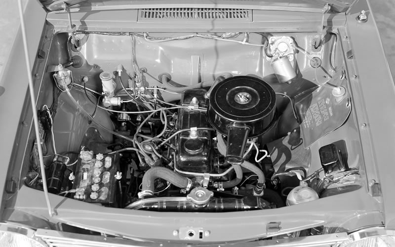 Sunny B10 1969 года, двигатель