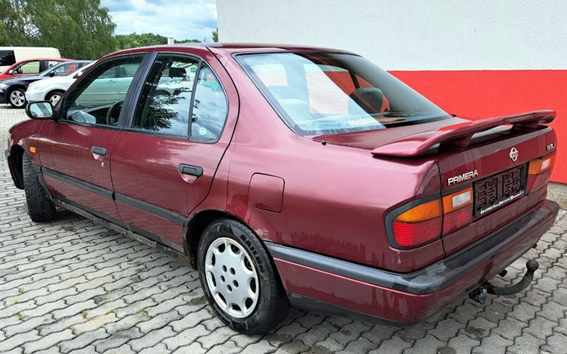 Primera P10 1994 года, вид сзади