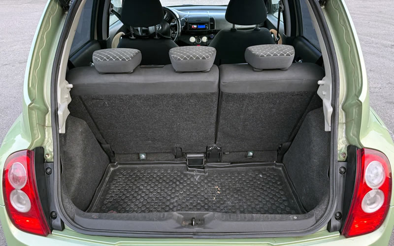 Micra K12 2004 года, багажник