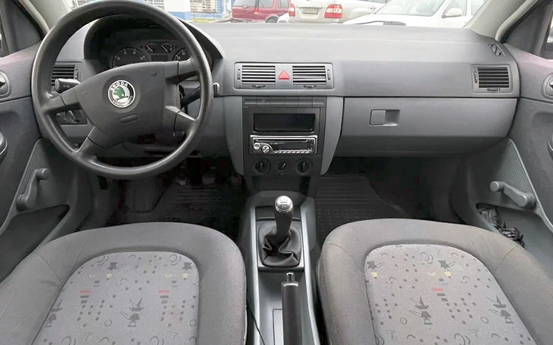 Fabia 6Y 2000 года, интерьер