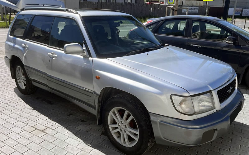 Forester SF 1999 года, вид спереди