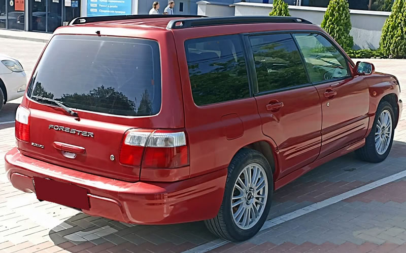 Forester SF 2001 года, вид сзади