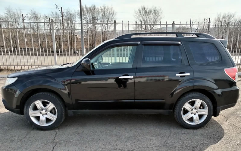 Forester SH 2010 года, вид сбоку