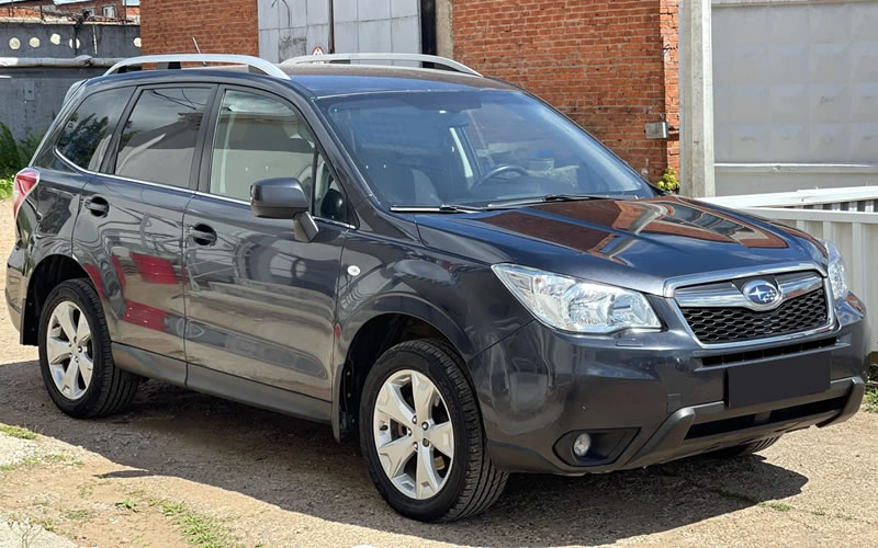 Forester SJ 2013 года, вид спереди