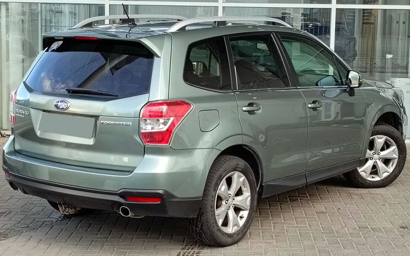 Forester SJ 2014 года, вид сзади