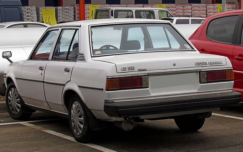 Corolla E70 1982 года, вид сзади