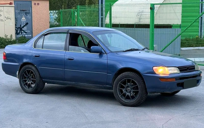 Corolla E100 1992 года, седан