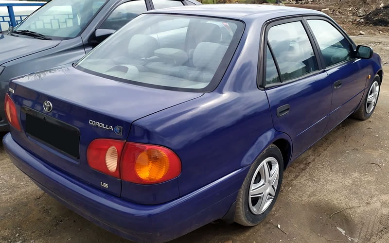 Corolla E110 1997 года, вид сзади