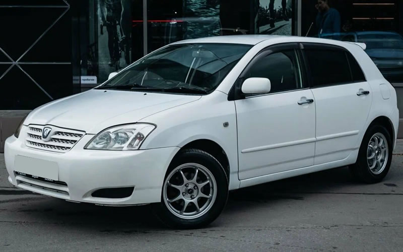 Corolla E120 2002 года, хэтчбек