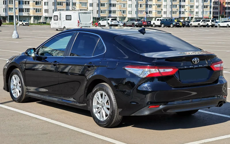 Camry XV70 2018 года, вид сзади