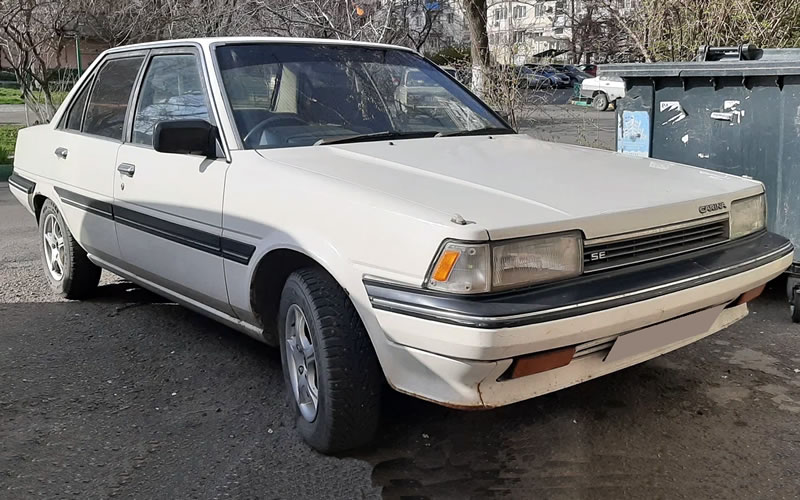 Carina T150 1984 года, седан