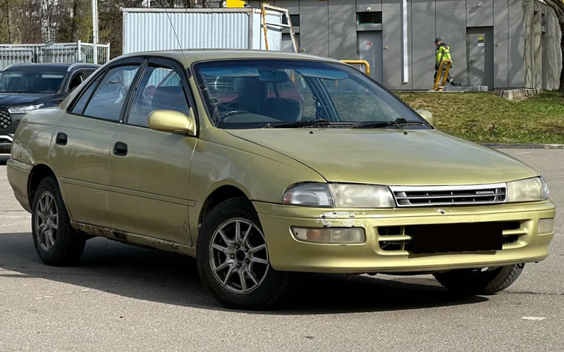 Carina T190 1993 года, седан