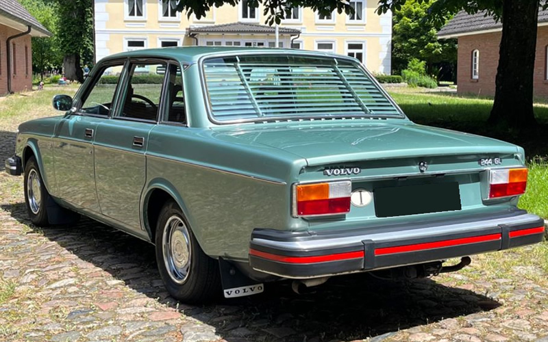 Volvo 244 1976 года, вид сзади