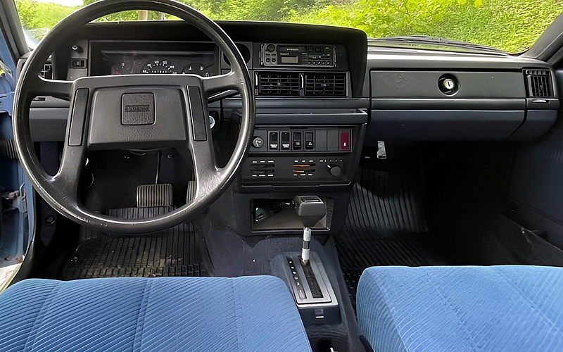 Volvo 244 1986 года, интерьер