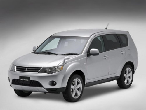 Новый Mitsubishi Outlander стал намного крупнее предшественника, что позволило разместить в салоне…