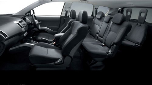 Установите на торпедо телевизор и получите мини кинотеатр на семь зрителей.