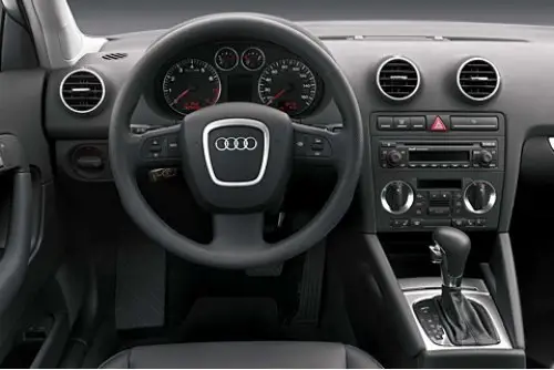 Новый хэтчбэк среднего класса Audi A3 хорош даже…
