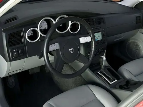 Dodge не пожадничал с аудио-системой, установив в…