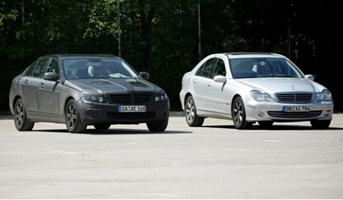 Справа — Mercedes C-Class нынешнего поколения,…