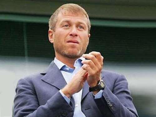 Обычно Абрамович любит покупать большие игрушки —…