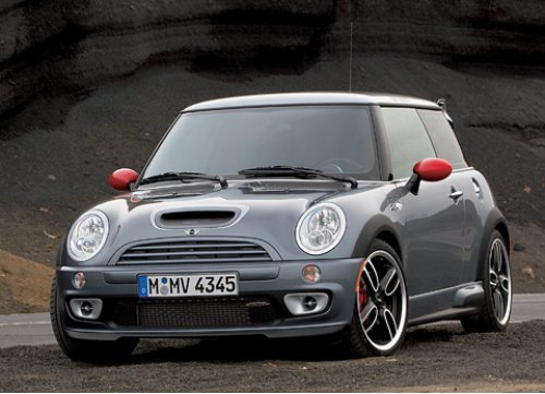 Mini Cooper легко отличить от обычной версии даже…
