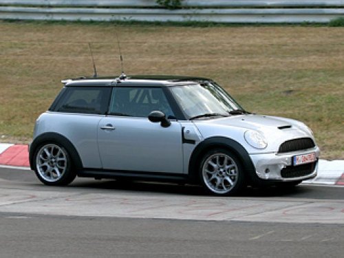 Новое поколение Mini проходит испытания. Предполагаемый запуск в серию — начало 2007 года.