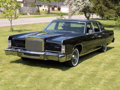 Lincoln Continental занимает видное место, как…