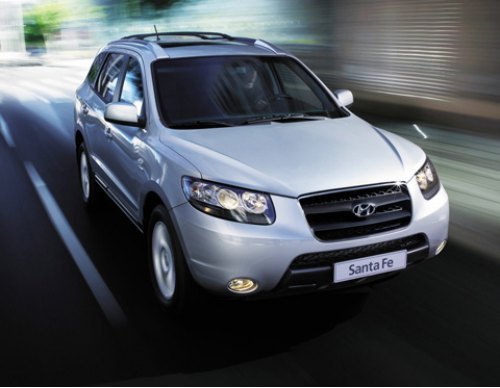 Hyundai Santa Fe на всех парах несется к подиуму.…