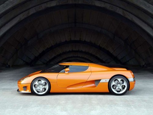 Koenigsegg CCR стоит дешевле Veyron, но едет пока…