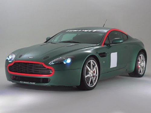 Aston Martin знаменит своими выступлениями на…