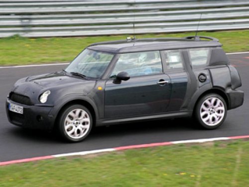 Mini Traveller проходит испытания на Нюрбургринге…