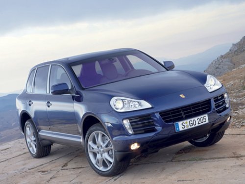 Красивый синий Cayenne. Но в Россию, как кажется,…