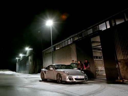 Теперь ездить быстро и безопасно на Porsche 911…