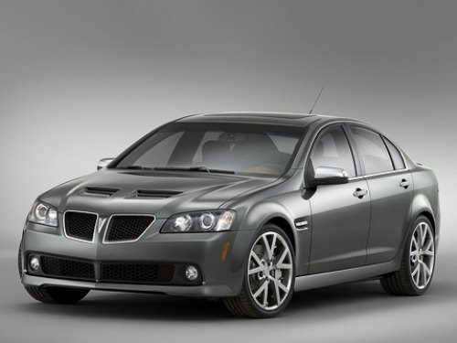 Внешне Pontiac G8 напоминает своего донора —…