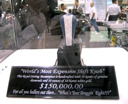 Такую ручку КПП надо было сделать съемной. А то в…
