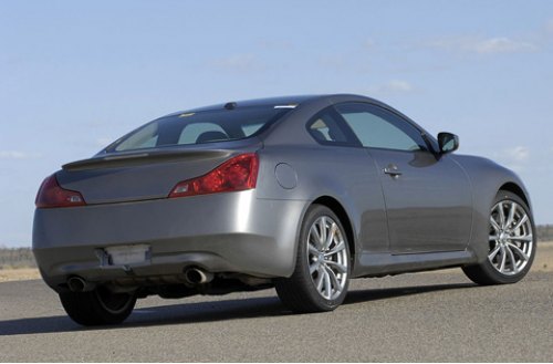 Задняя часть Infiniti G37 Coupe навевает мысли о…