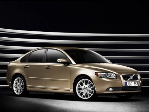 «Молодёжная» модель Volvo S40 теперь стала ещё…