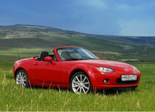 В классе компактных спорткаров Mazda MX-5…