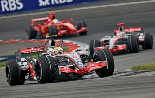 На первых кругах Ferrari Фелипе Массы еще хоть…