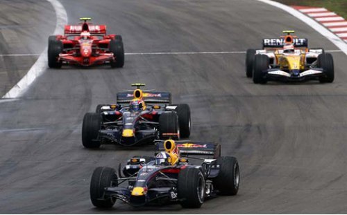 Великолепную гонку провела команда Red Bull.…