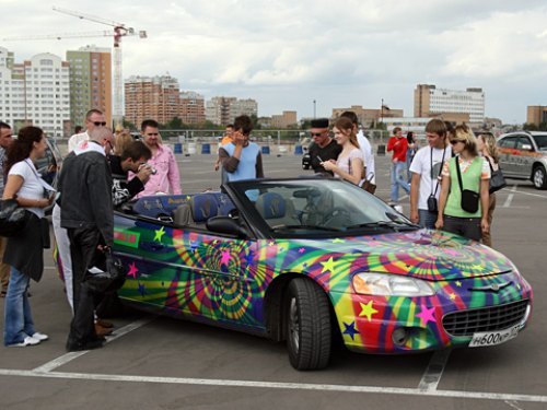 Аляповатый Chrysler, оформленный в стиле…