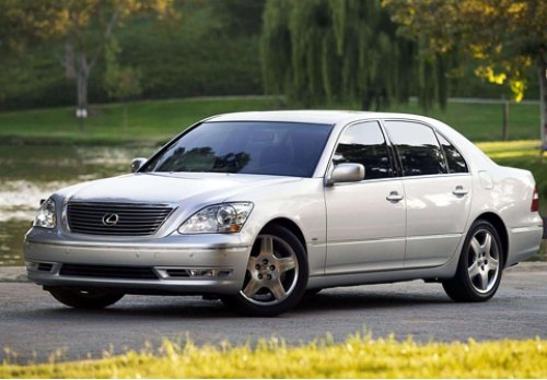 Из всех представительских седанов именно Lexus LS…