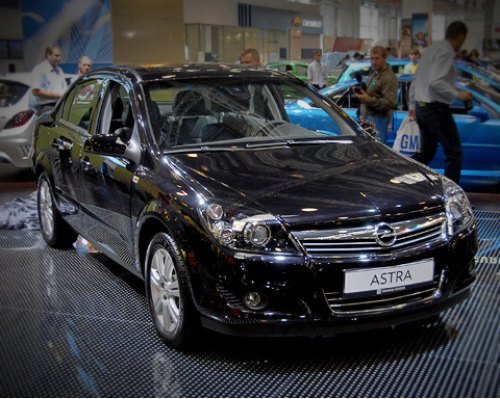 Базовая комплектация седана Astra для российского…