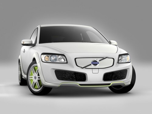 В отличие от конкурентов, создатели Volvo…
