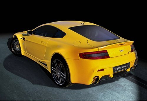 Удивительно, но сзади этот Aston Martin V8…