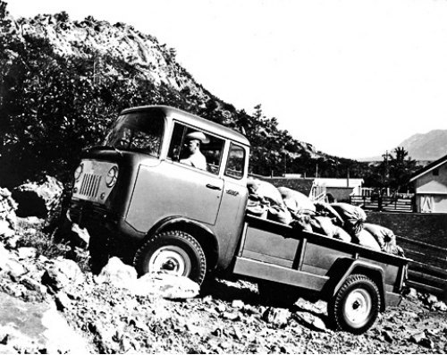 Были у Jeep и такие забавные грузовички FC-170 —