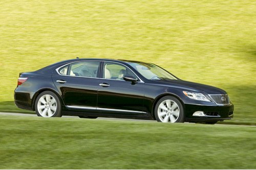 Lexus не только выпускает на наш рынок гибриды,…